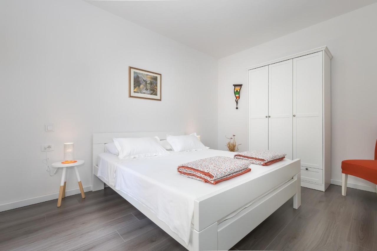 Apartment M&J Supetar Kültér fotó