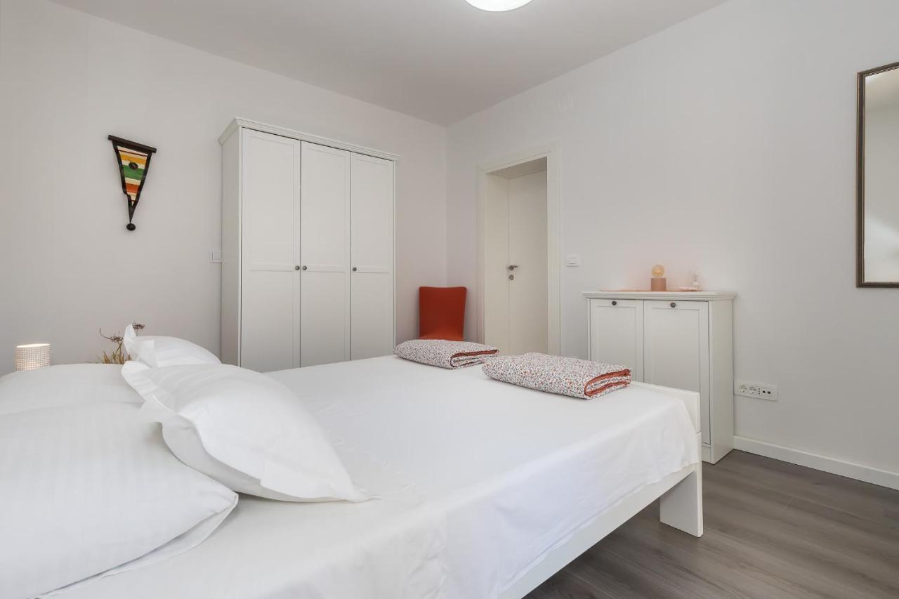 Apartment M&J Supetar Kültér fotó
